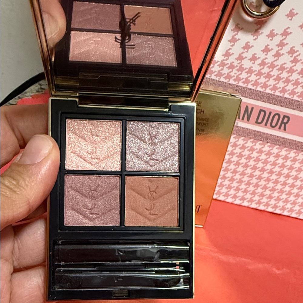 NEW Yves Saint Laurent Couture Mini Clutch Eyeshadow Palette 400 Babylone Roses - Picture 2 of 5